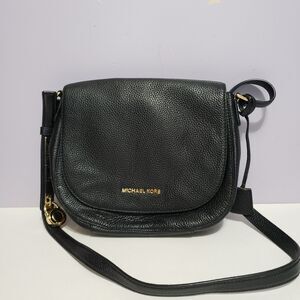 Michael KORS Black Pebbled Women's Lether Purse 9"×9"
